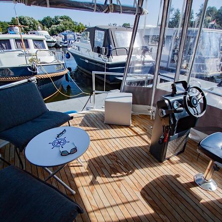Hausboot Hotel Hennigsdorf Ngoại thất bức ảnh